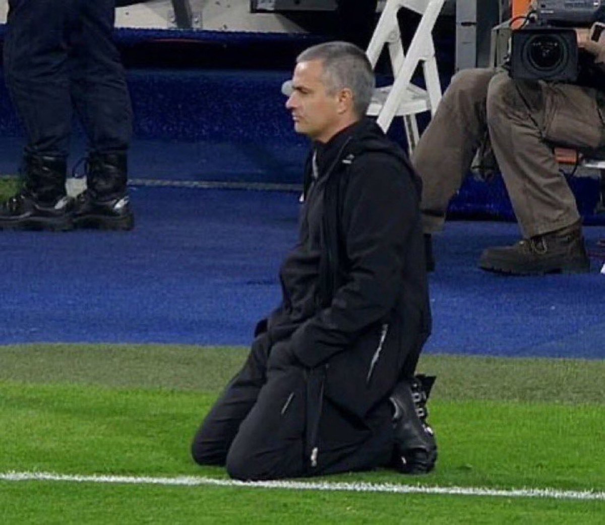 Liverpool are already 3 points above us 😭😭