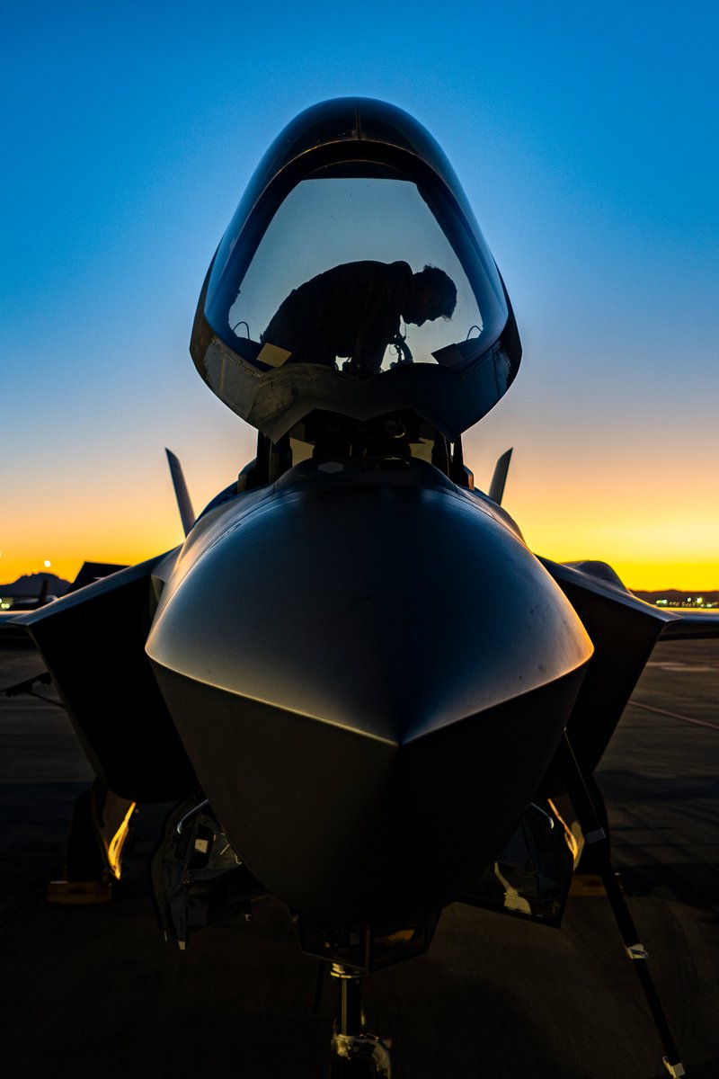 AirPowerNEW1's tweet image. A U.S. Air Force pilot assigned to the 4th Fighter Squadron, Hill Air Force Base, Utah, steps out an #F35A after participating in a Red Flag 25-3 mission at Nellis AFB, Nevada, July 30, 2025. (📸 Zachary Rufus)