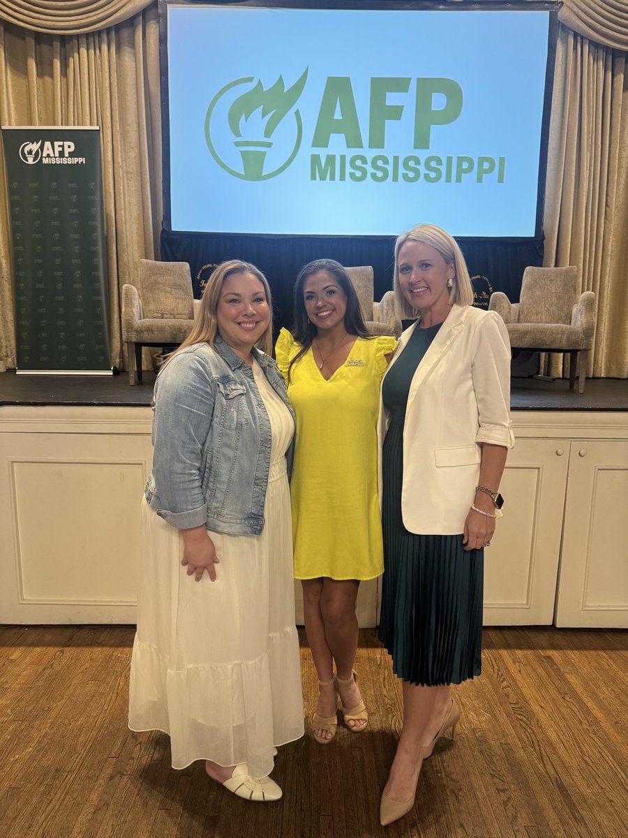 Honored to stand with my fellow 🐻 #MamaBears across Mississippi! Our leaders are hearing our cry, standing with families, &amp; empowering parents to choose the best for their kids. 💛

#ParentVoiceForParentChoice #MississippiReady #SchoolChoice #ParentPower