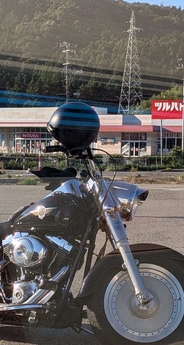 kuronagimaruru's tweet photo. コンビニで休憩中
車上荒らしされました🐦‍⬛ https://t.co/ZjaucbKShk