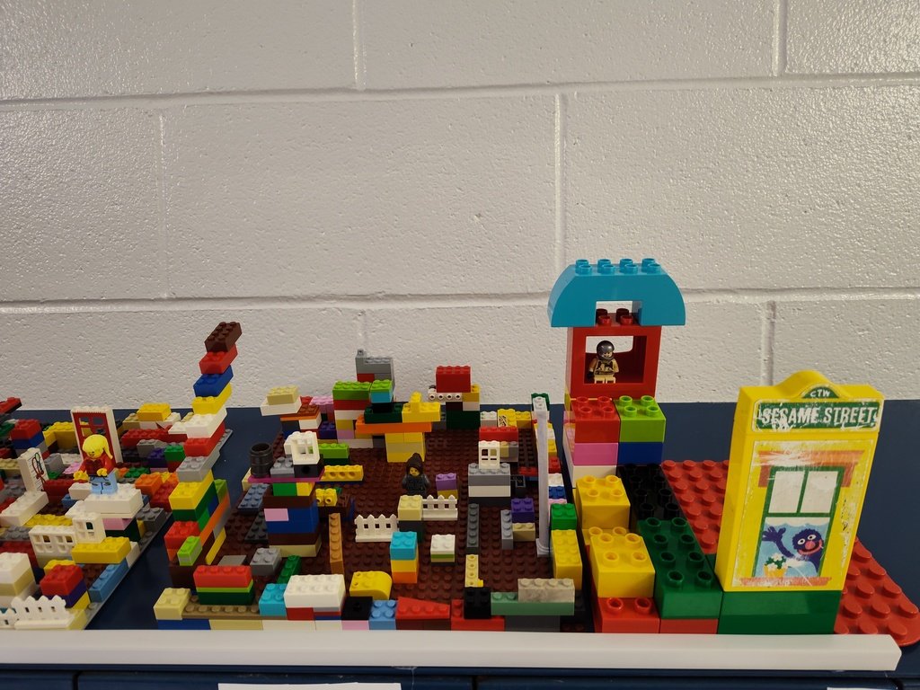 We_Are_Foster's tweet photo. Kindergarteners spent time this week in STEM building Kindergarten City! https://t.co/7WXlDGPbhQ