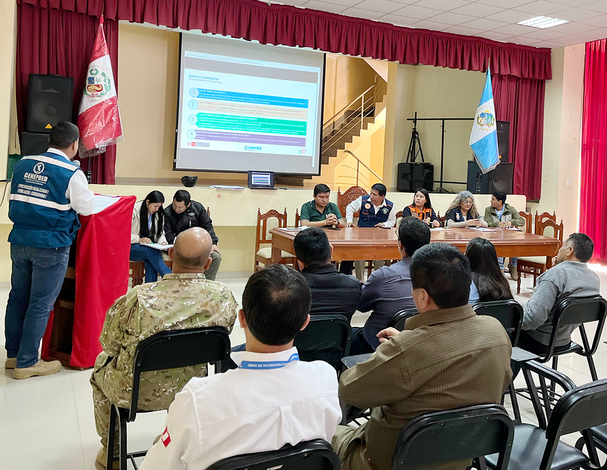 📍Huánuco | Se capacitó sobre reasentamiento poblacional en zonas de muy alto riesgo no mitigable a los integrantes Grupo de Trabajo para la Gestión del Riesgo de Desastres (GTGRD) y la Plataforma de Defensa Civil de la Municipalidad Provincial de Ambo.

👉gob.pe/n/1227459