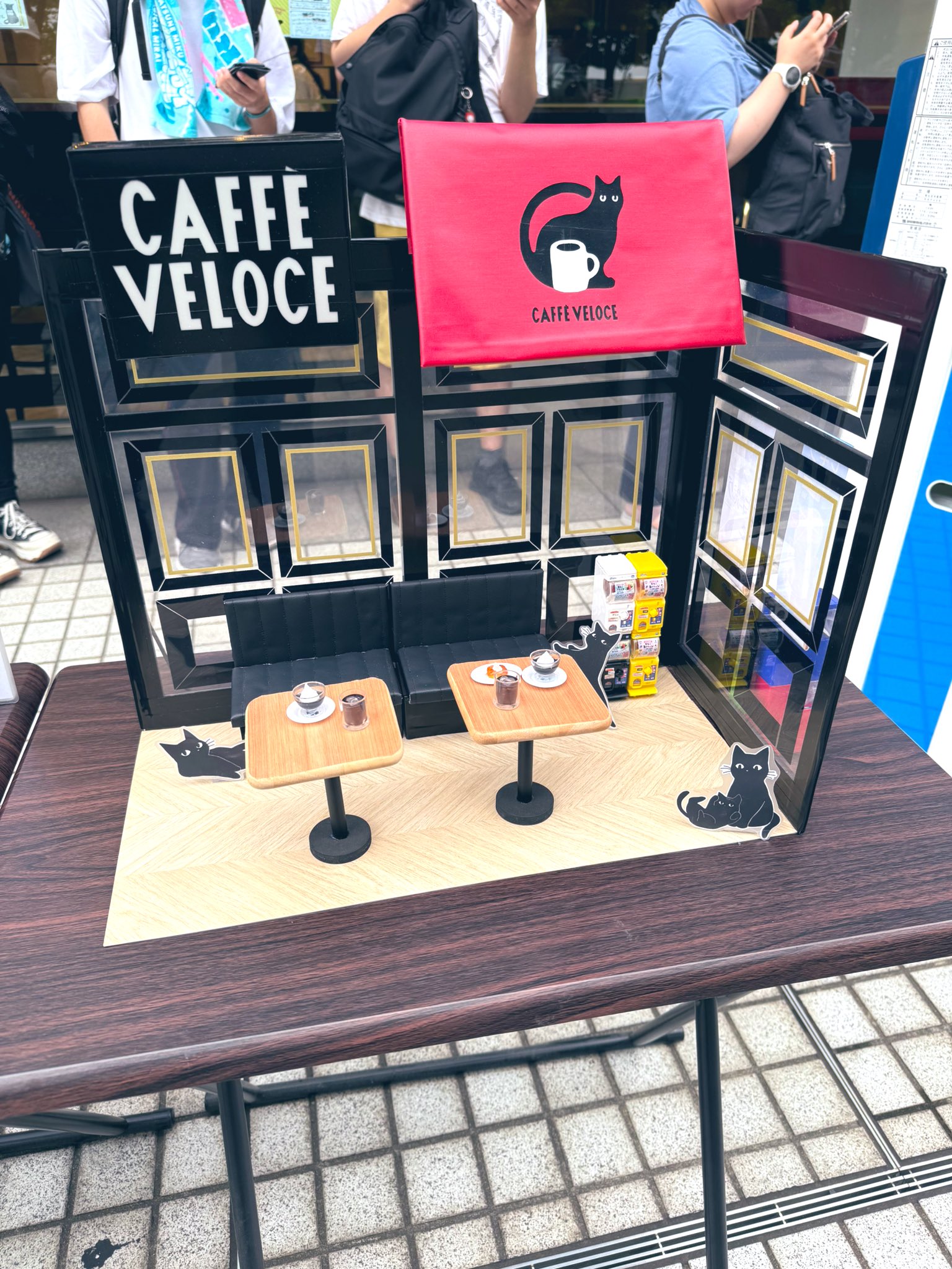 カフェベローチェ 黒ねこTシャツ Lサイズ USBセット C106 カフェ・ベローチェ」コミケ限定グッズ発売！ 3年目で初の「黒