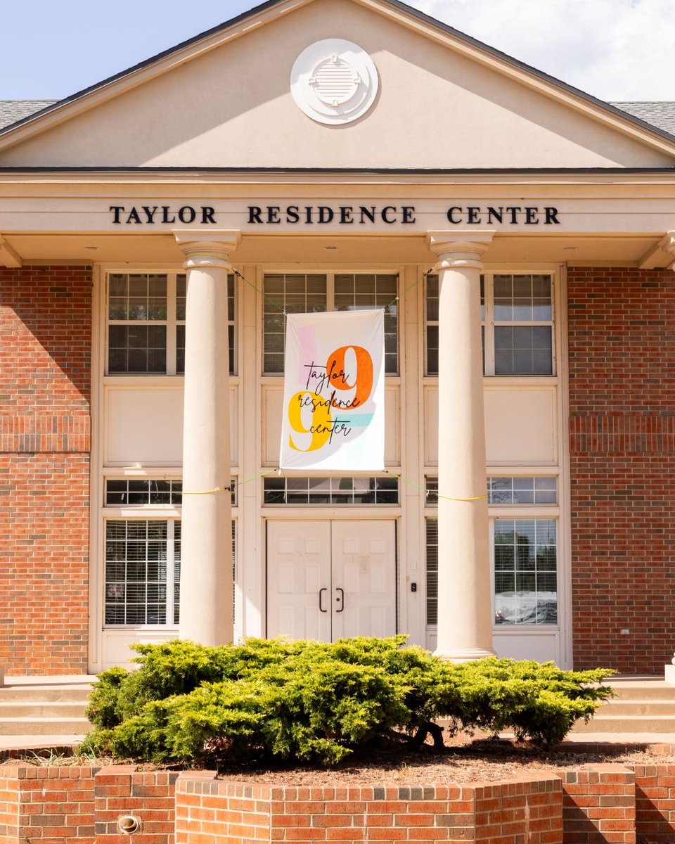 obunews's tweet photo. Bison Hill is ready for Move-In Day!
#ww25 #Rooted #OBUBISON https://t.co/FmQiVWa3QB