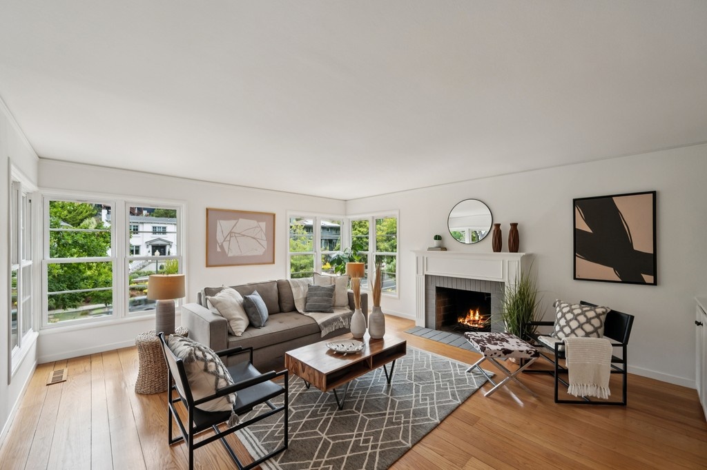 CorcoranIcon's tweet photo. Tucked in Crocker Highlands, this charmer feels like a secret garden. Sunlit living spaces, a cozy fireplace, and an updated kitchen flow seamlessly to a terraced backyard that backs to Oak Grove Park, full of peace and nature. 

https://t.co/m7Z4P2XWMP https://t.co/XcvNKGIVo7