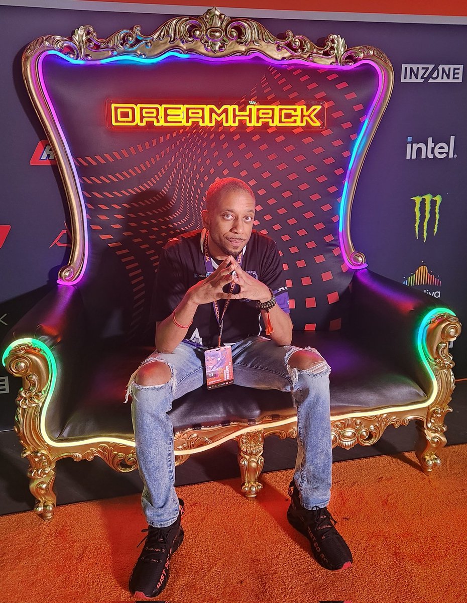 🚨I am happy to announce that I am accepted into the #DHAtlanta Creator Hub! It's always a blast! Who am I seeing there this year?
#GamingCommunity