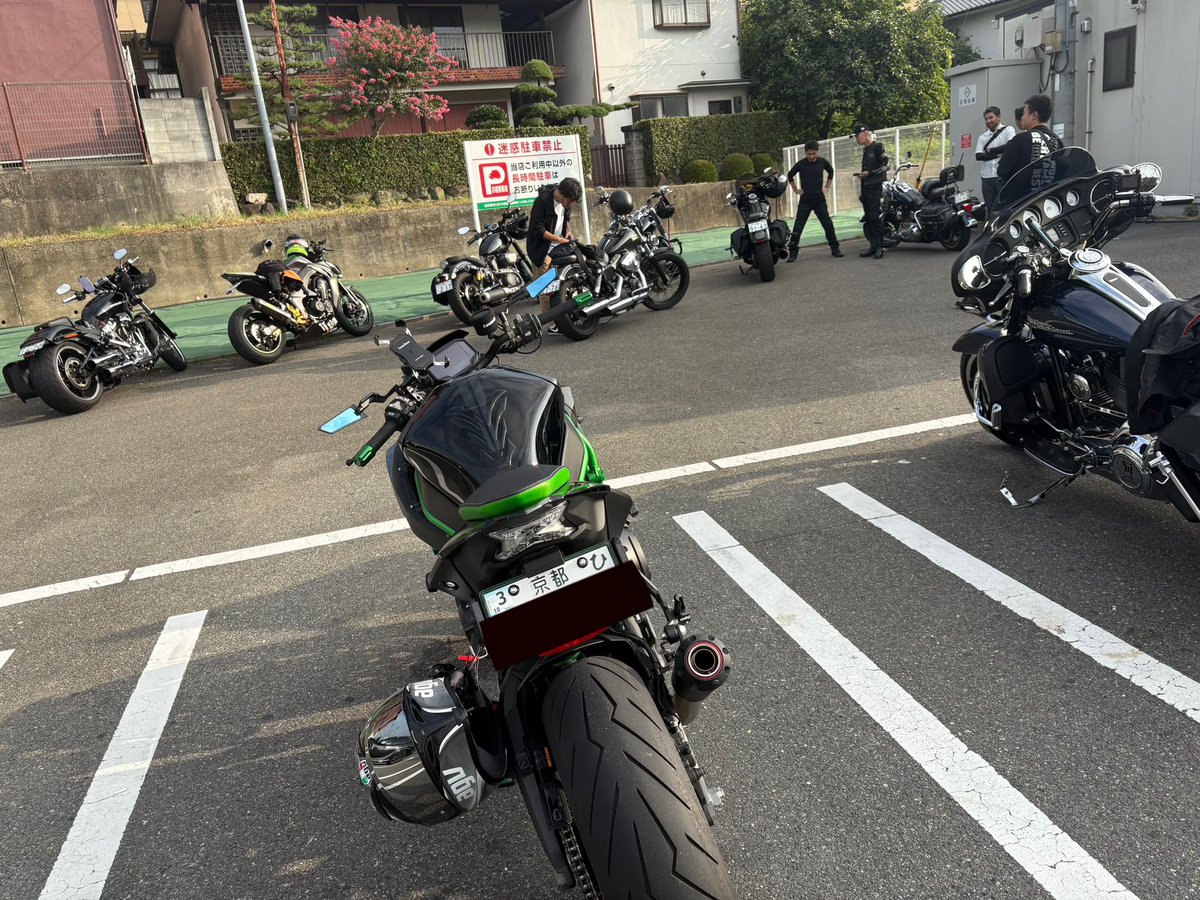 Keeeeto_419's tweet photo. 本日はバリバリ軍団に囲まれて〜 https://t.co/sHrdSo35OI