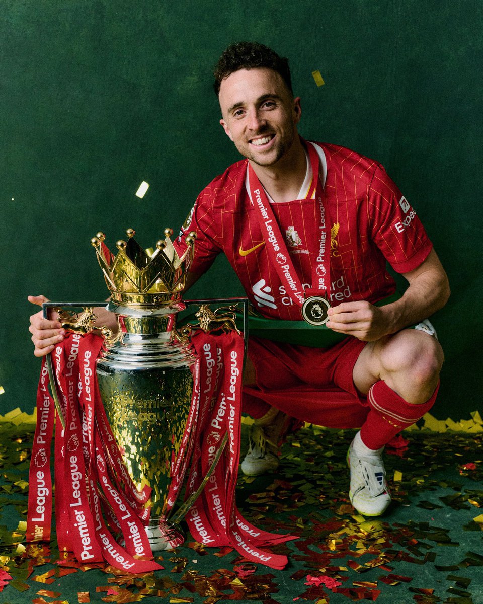 Watch_LFC's tweet image. Arne Slot:

“When it was 2-2, you know what player I was looking for. Diogo Jota. But I couldn't. For terrible reasons.” 💔