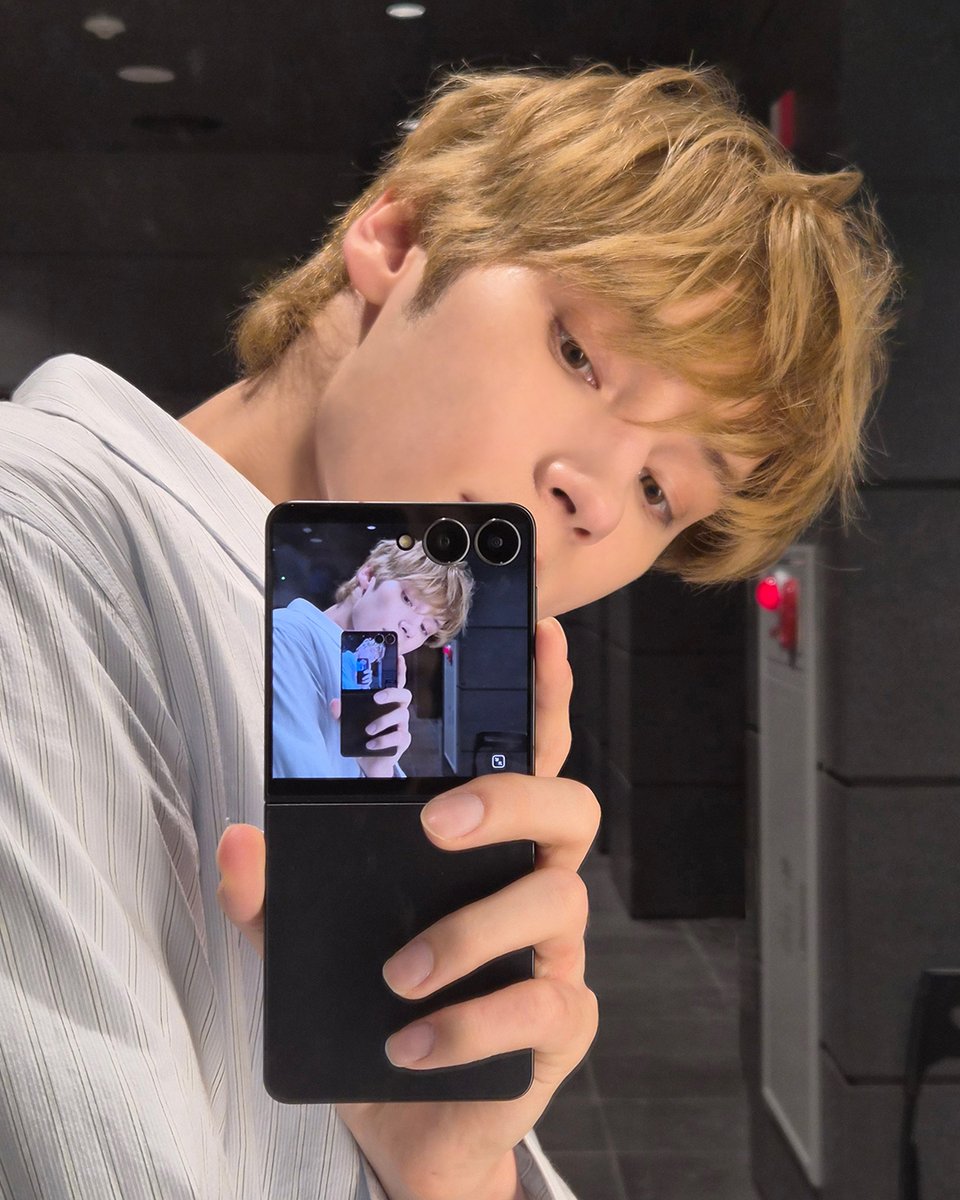 SamsungArg's tweet photo. ¿Qué esperás para descubrir los nuevos Galaxy Z Fold7 | Flip7? Los chicos de TXT ya los probaron 😉💣 Contanos en los comentarios si querés uno con #GalaxyZFold7 👀

Encontralos en https://t.co/LeorFViYZ8
#GalaxyAI #GalaxyxTXT https://t.co/oIUUmFqxfz