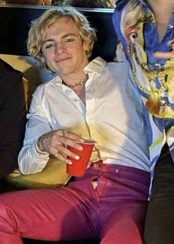 throwback to the girlfriend era 💚