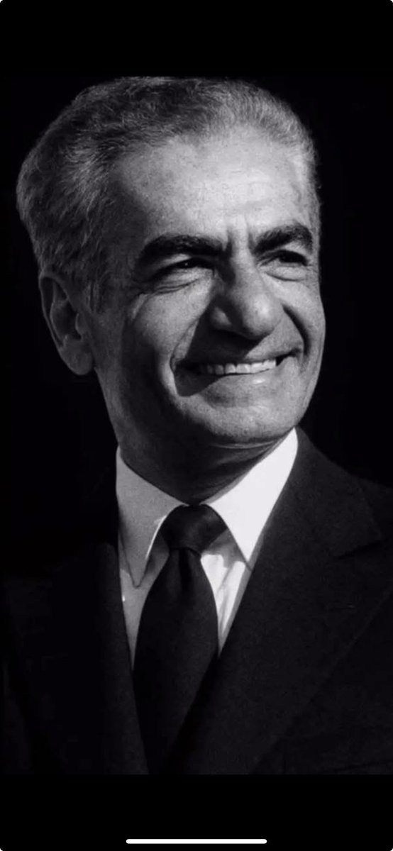 رفتنت چه فاجعه ایی ببار آورد. نبودنت به چه روزی ما را انداخت. دل شکسته ات چه ها که با ما نکرد.
نام و یادت  برای همیشه تاریخ ایران زنده است.
#شاهنشاه_روحت_شاد 
#همکاری_ملی