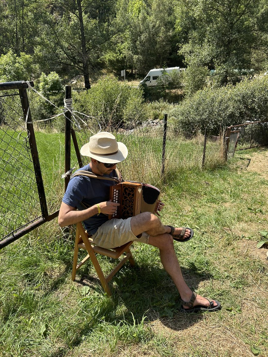 Lectura i entrega de premis del concurs Vallferreraescriu, missa de mossèn Joan  i per acabar l’aplec de Santa Maria de la Torre música d’en <a href="/singatalla/">Marc Escolà i Lamora</a> i vi bo i galetes.