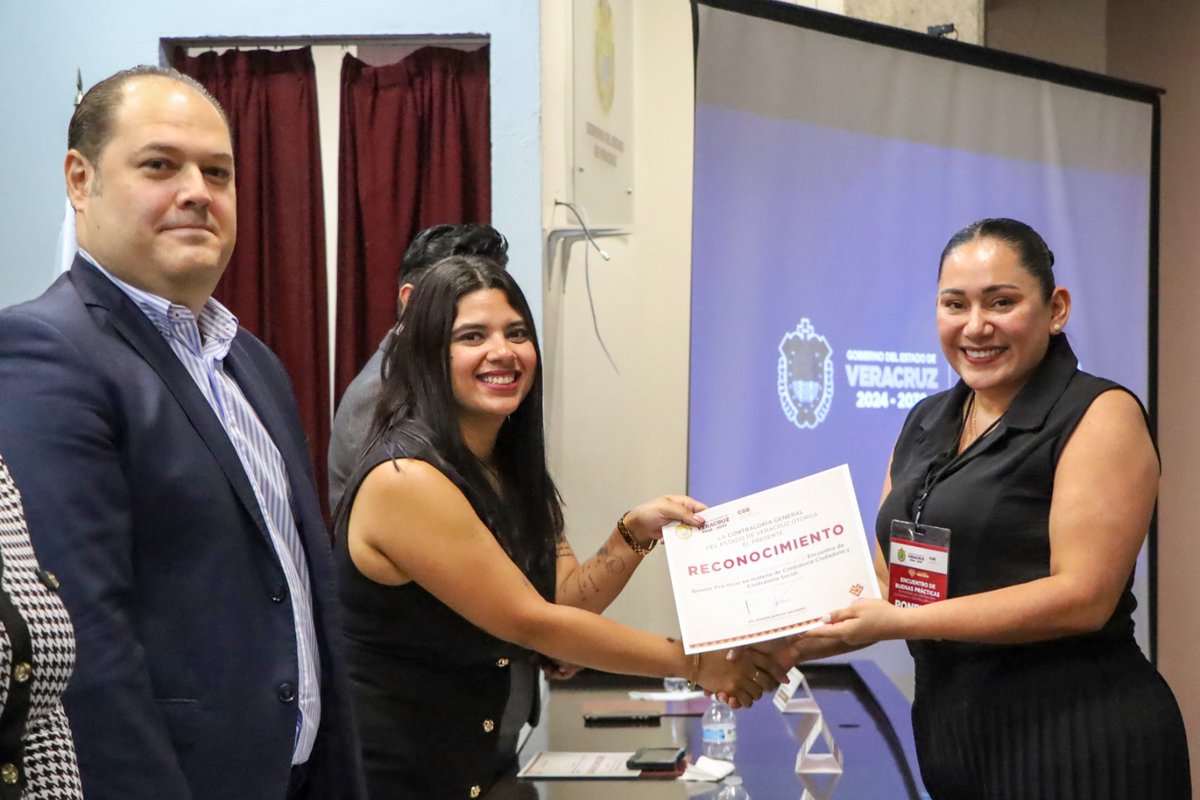 CGEVeracruz's tweet photo. 🤝✨ Fortaleciendo la participación ciudadana

Hoy en el H. Congreso de Veracruz se llevó a cabo el Encuentro de Buenas Prácticas en Contraloría Ciudadana 2025, donde comités compartieron experiencias y propuestas para reforzar la transparencia y rendición de cuentas 📽️. https://t.co/ovZxzcRCle