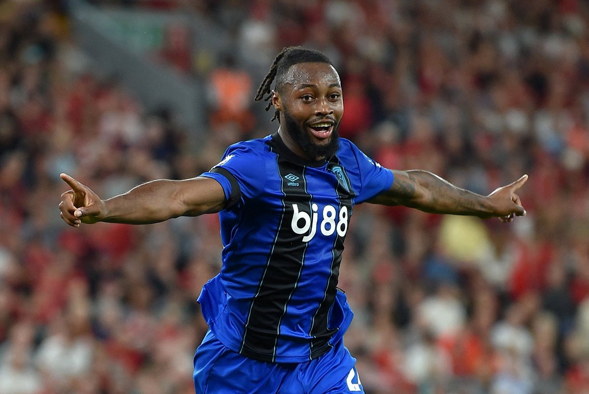 ⚽️ ✊🏿 ⚽️

No Room for Racism, ever.