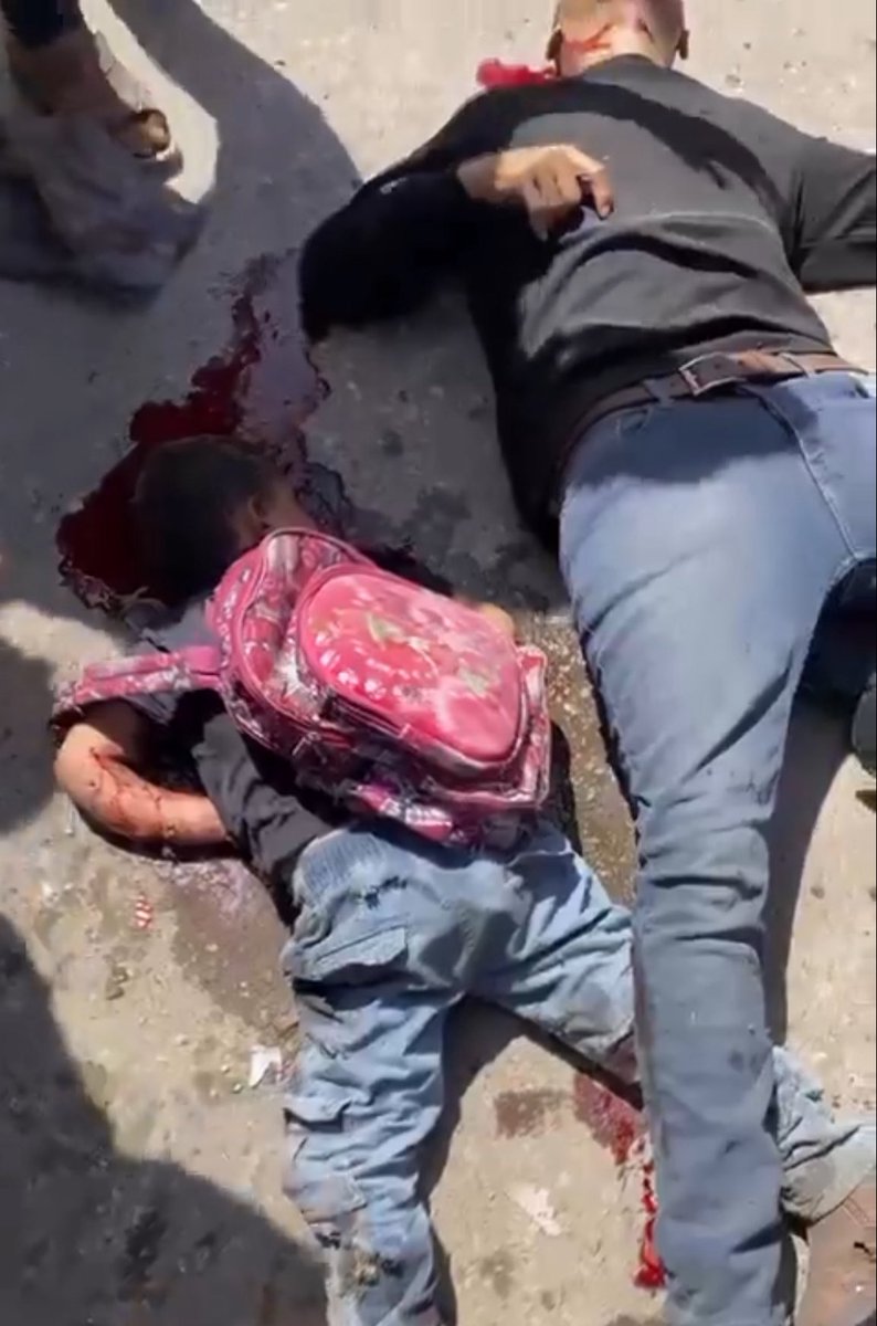 Gazze'de Çocuklar Babalarıyla Birlikte Parka Değil Ölüme Gidiyorlar.
Gazze İçin Ayaklan 
#RiseForGaza