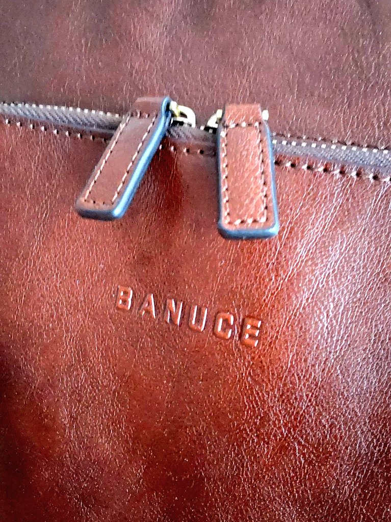 aworksnet's tweet image. 最近使い始めたバンニュスの本革リュック(⁠≧⁠▽⁠≦⁠)
ちょいワル子育てオヤジには適したシャレオツアイテムでござる♪

#BANUCE #バンニュス