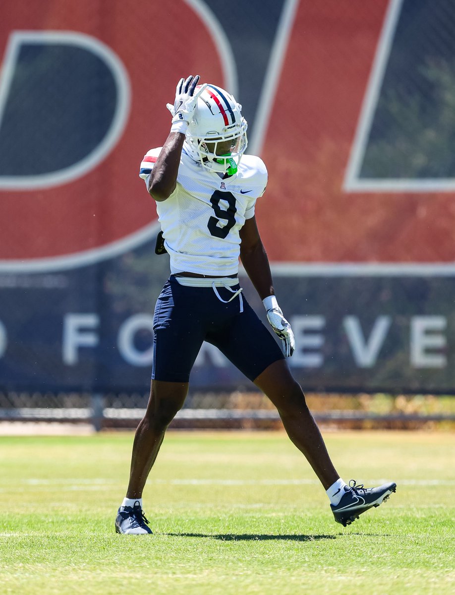 AydenGarnes1's tweet image. Blessed.. #BearDown