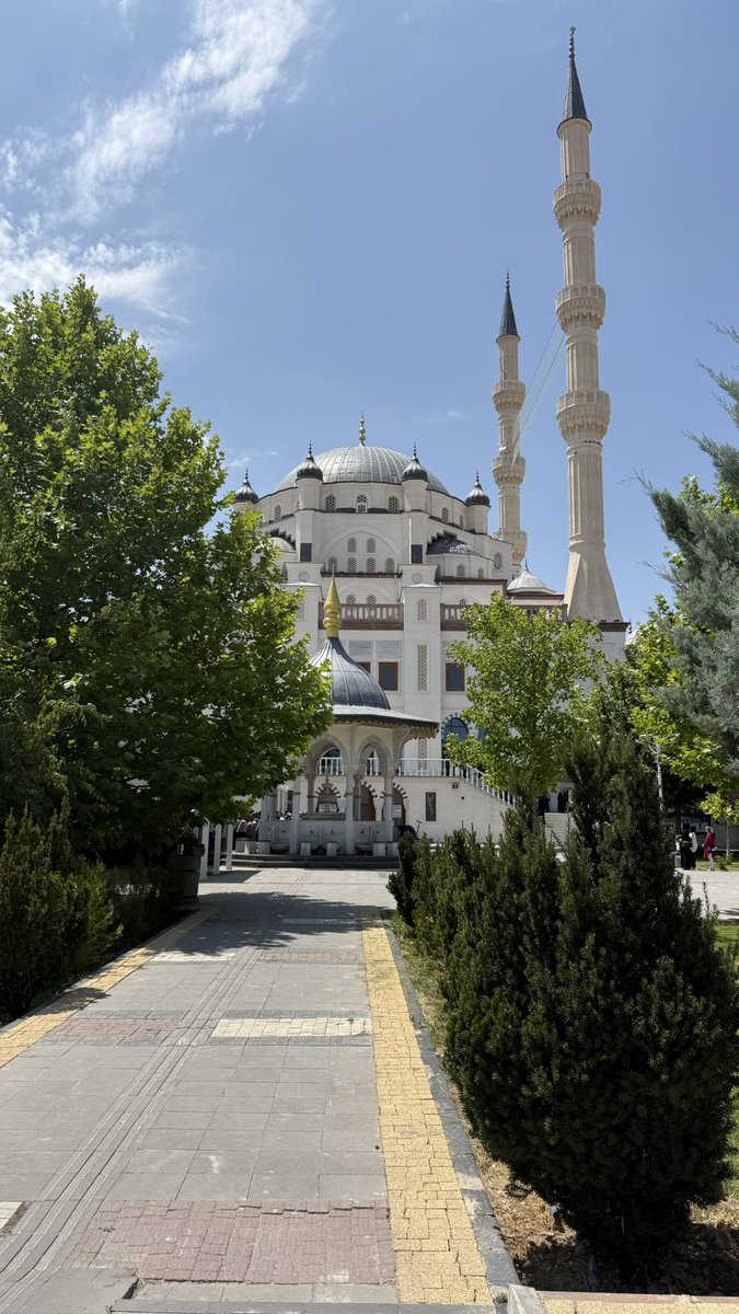 ilay_588's tweet photo. Şarkışla                       Sivas
Muhsin Yazıcıoğlu   Kale
Camii                           Camii https://t.co/VpYwsBnYBB