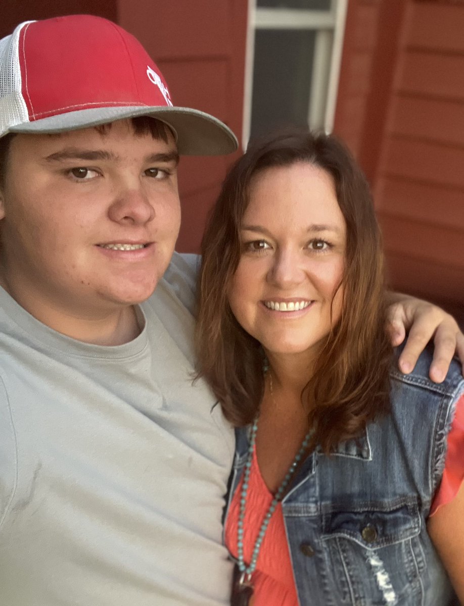 ChrisKirk__OC's tweet photo. Back to School Pics! I left early for my  morning bus route so I couldn’t get in the picture. 😢😁 Here’s to a great year! 
Chris - Year 26
Jessi - Year 25
Brody - Junior https://t.co/LdjSP9aTXd