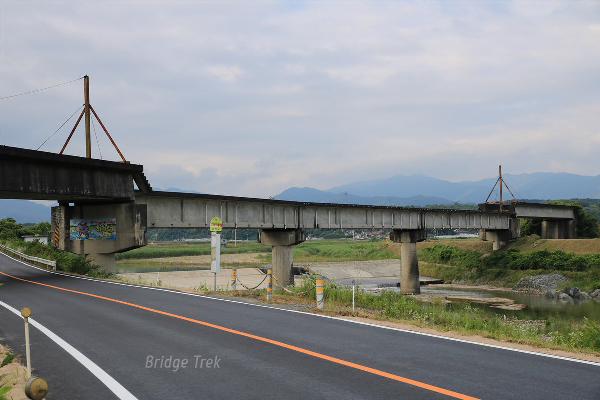 japan_bridge's tweet photo. 未成線の橋いろいろ https://t.co/zvfqERT5kg