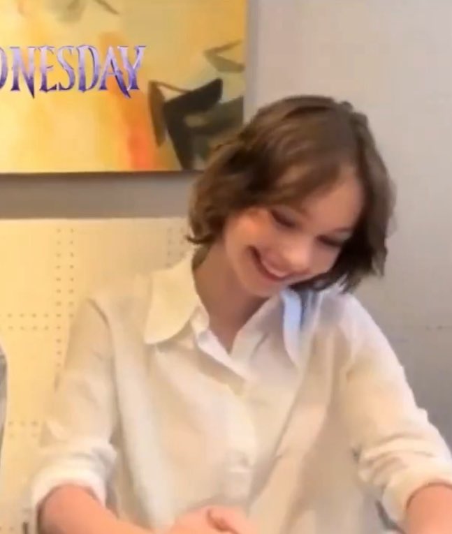 nancywh33lerhq's tweet photo. the unbuttoned shirt and rolled sleeves are doing smthn to me rn https://t.co/12D4ntWnqv