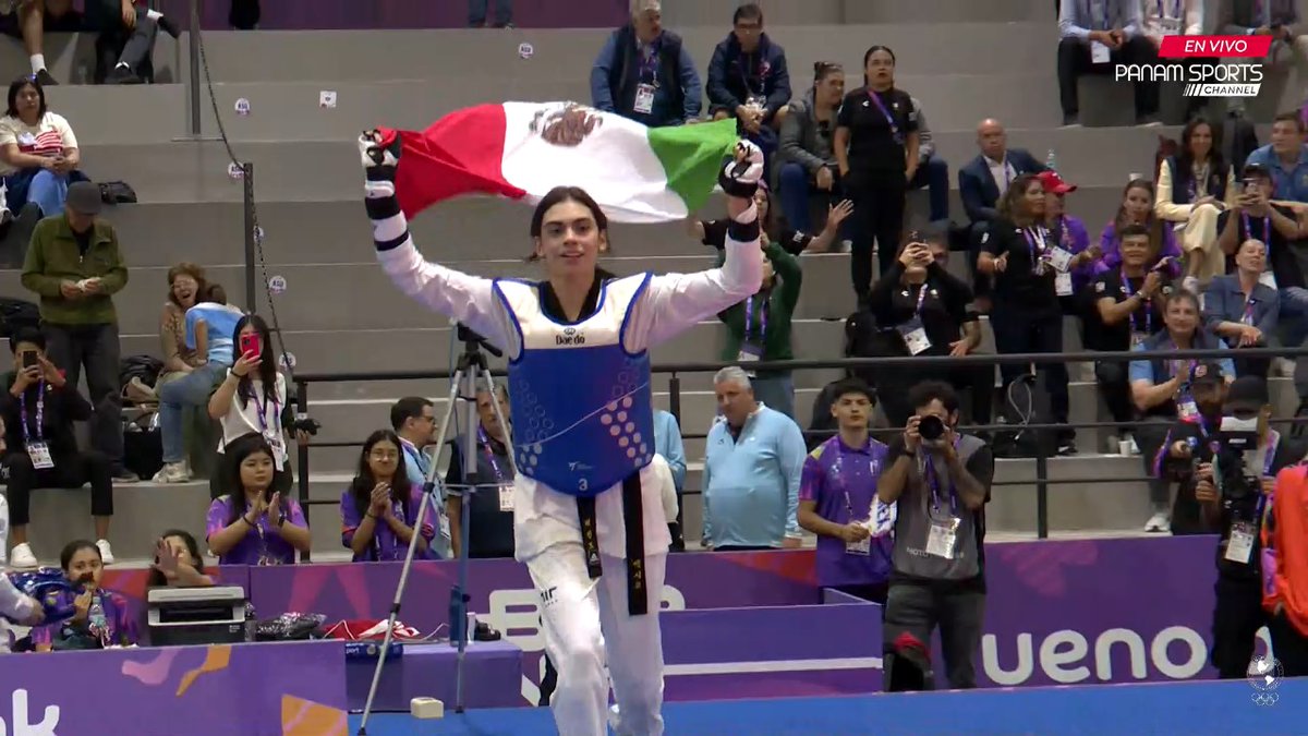 #OrgulloMexicano
ORO para Zaira Salgado en los #JuegosPanamericanosJunior Asunción 2025.

La taekwondoín también consiguió su pase directo a los Juegos Panamericanos de Lima 2027.

La mexicana venció en la final de la categoría -57 kg a la estadunidense Montana Miller por 2-0.
