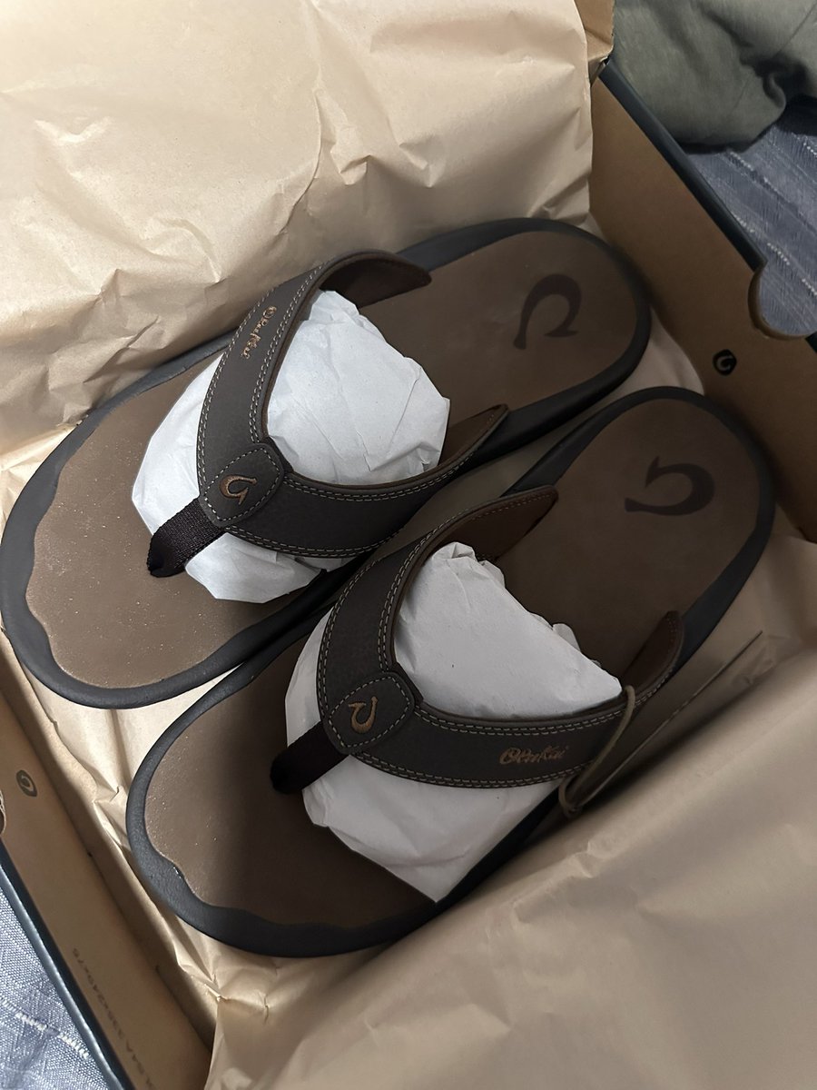 ThadCap6969's tweet photo. Somehow these feel better on my toes than your moms mouth does #lanks https://t.co/GWlZbtFZ5I