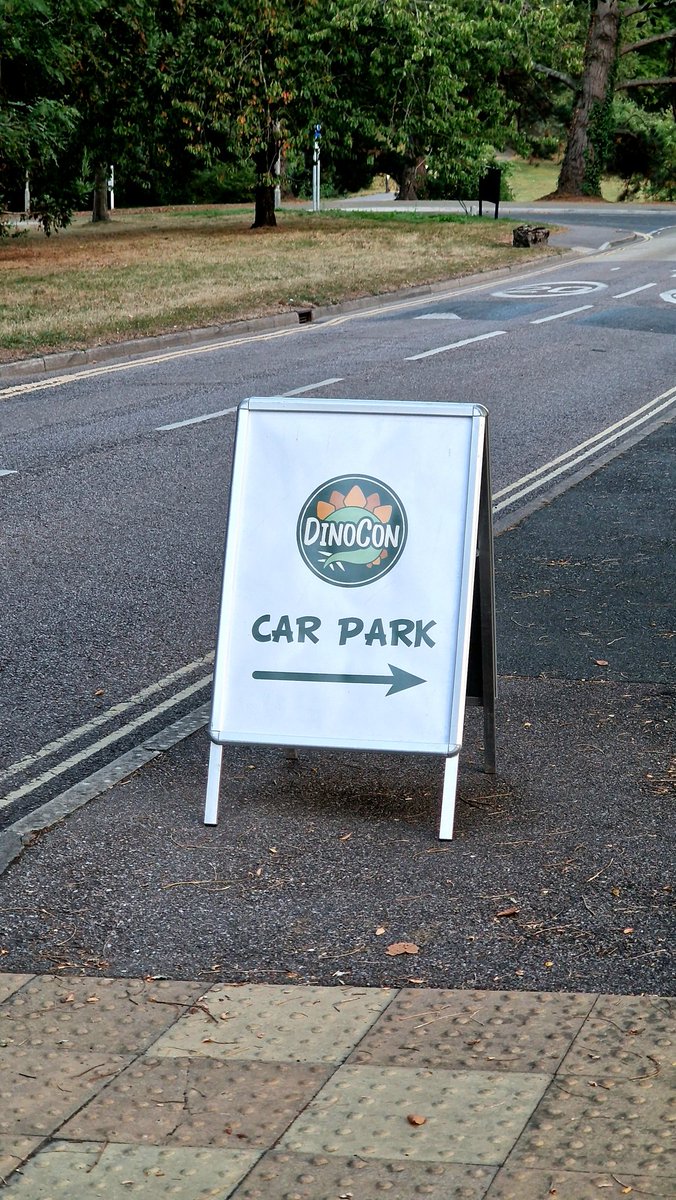 Headed West and down abit for Exeter this evening for <a href="/DinoConUK/">DinoCon</a>  🦖🦖🦖🦖😃 
(... also saw tye mighty Stonehenge for the very first time enroute!)