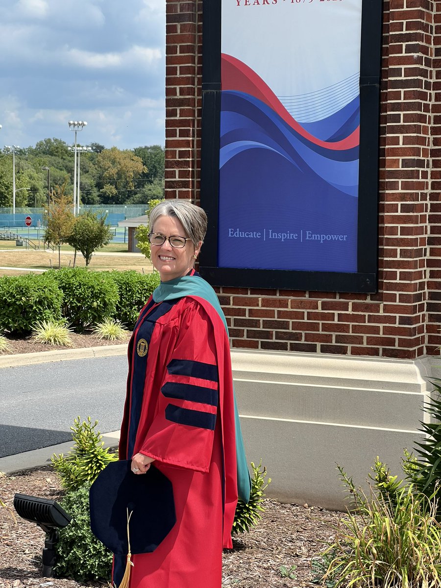 FayneParsons's tweet photo. My wife Kasey received her doctorate degree  in PT from Shenandoah University today. Good day ! https://t.co/SVNFaQxyec