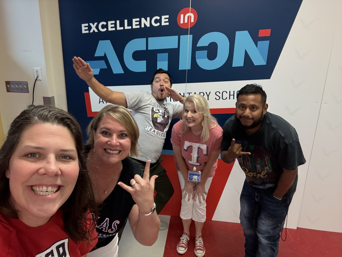 livelype's tweet photo. I can not say it enough, my @LivelyEagles #Specials team is the best. If you saw us this week you would for sure see #excellenceinaction and showing true #GRIT, plus we are all @IrvingISD graduates and that makes it extra special. #4Houses1Lively #justgrit https://t.co/e7h57nBfdx