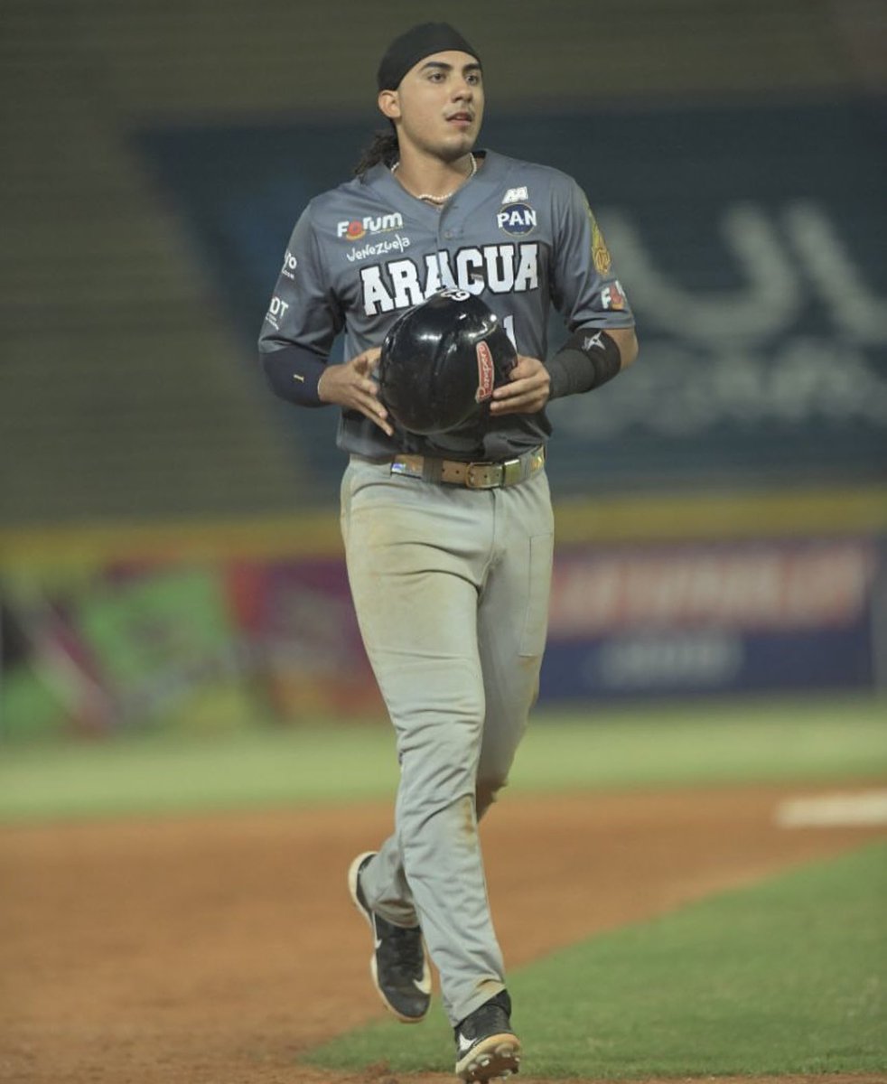 El joven receptor, Javier J. D’ Orazio, quien pertenece a Tigres de Aragua tiene planes de estar desde el día #1 de la venidera temporada 2025/2026 🐯⚾️

#LVBP
