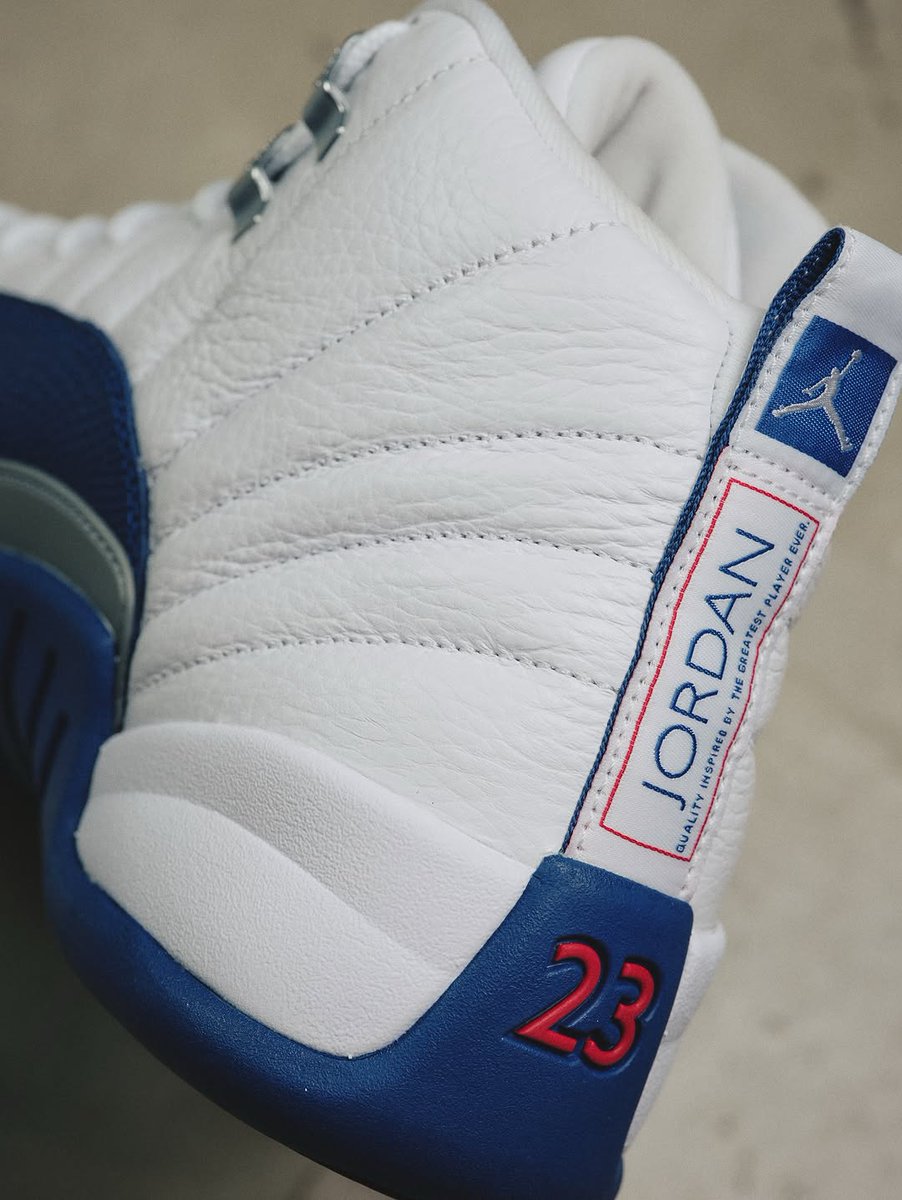 JustFreshKicks's tweet photo. Releasing at 10AM EST 🌊
Air Jordan 12 Retro 'French Blue' 
=> https://t.co/zM9MMIN5Ar https://t.co/7e3mPo8FpC