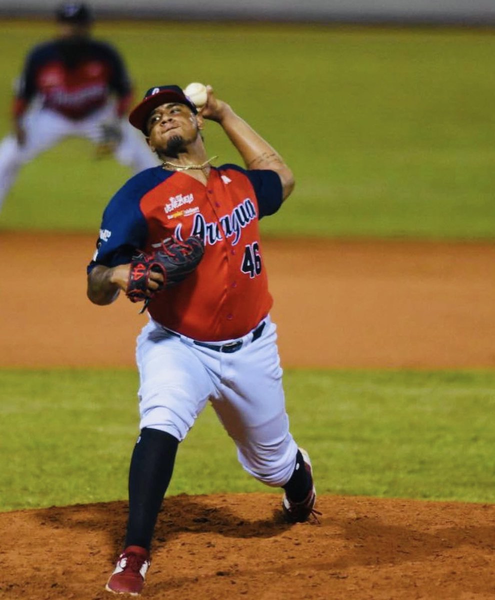 El lanzador Zurdo Christian Suárez, quien Pertenece a Tigres de Aragua estará desde el día #1 en la venidera temporada 2025/2026 con el equipo, y si su equipo en MLB se lo permite estará la temporada completa, me lo confirma el mismo jugador 🐯⚾️

#LVBP