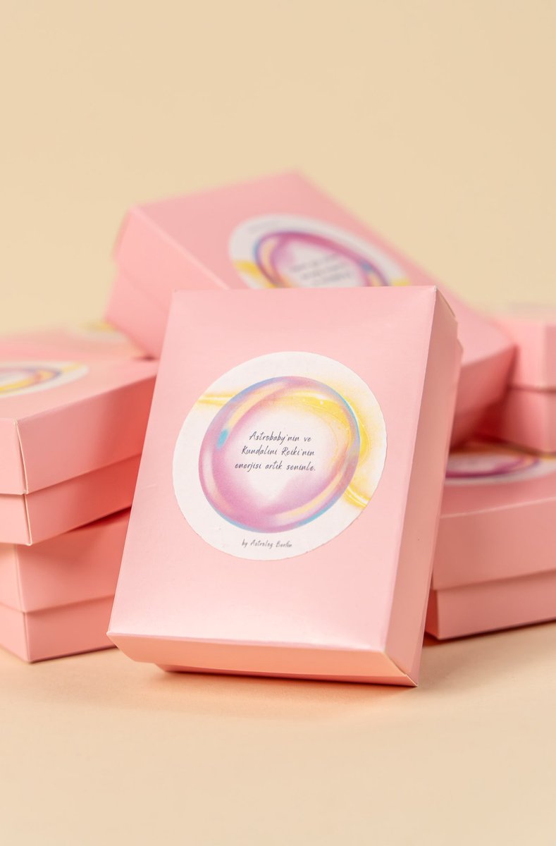 10 dakikada tüm stok tükendi…
Güveniniz için sonsuz teşekkür ederim.
Sizlere somut olarak bir şey sunabilmek, enerjimi bu şekilde aktarabilmek bana çok iyi hissettirdi.

Ama en büyük teşekkürü, bu günü görmeyi hayal eden dedeme etmek istiyorum.

Ben sözümü tuttum dedoşum.
Seni