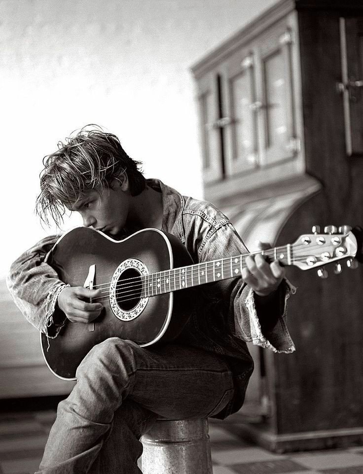 Remembering River Phoenix, who would have been 55 today.