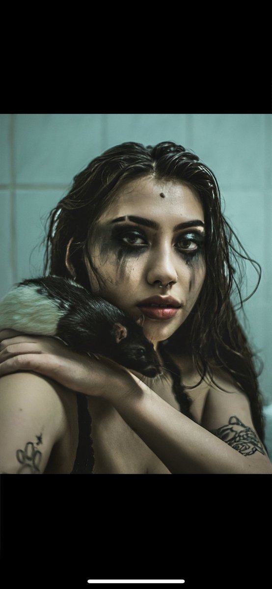 Mein Sklave wollte spielen, also…
2€ Like
1€ Retweet
2€ Kommentar 
– maximal 3 Kommentare pro Person.

Postet eine Herrin oder ein Sklave ein Haustierfoto? 
+0,50€ pro Kommentar.
Deadline: 3:33 Uhr! ⏳