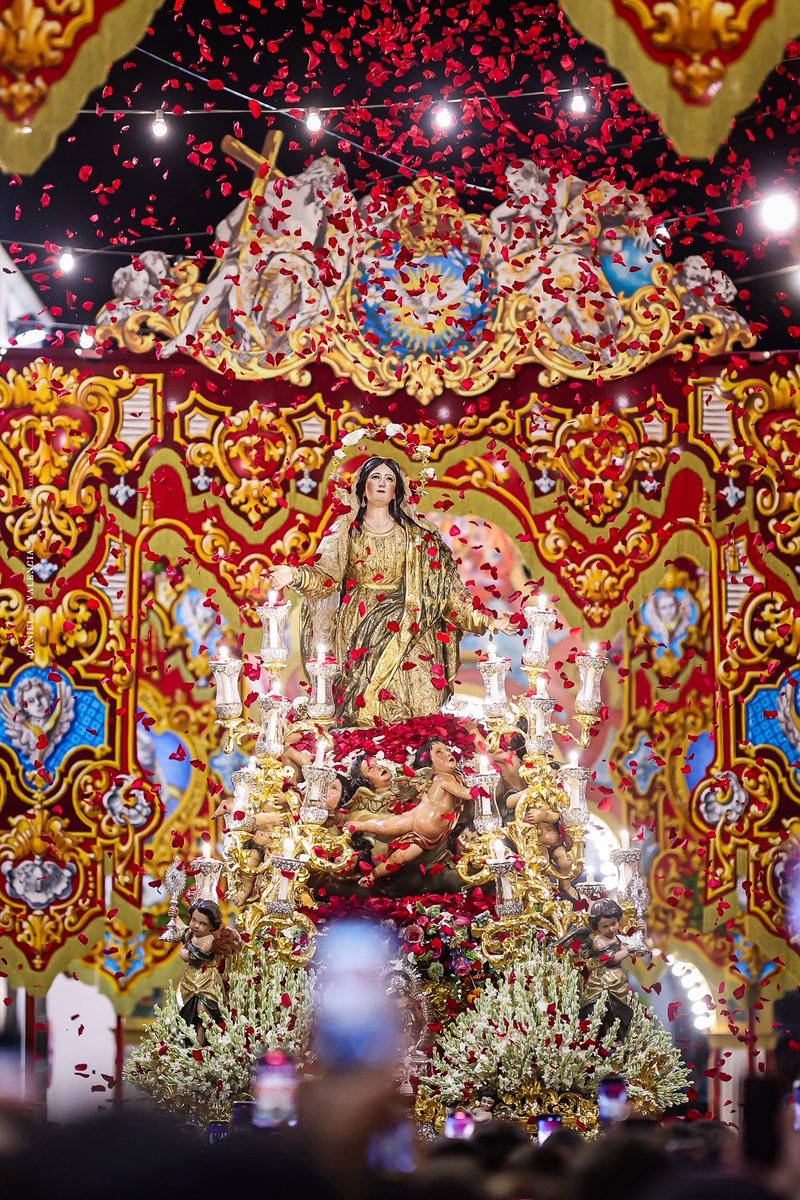 Araqueencrrs's tweet photo. Sube al Trono, María en su Asunción 
@hdad_asuncion #Asunción2025 https://t.co/y5HDmTekme