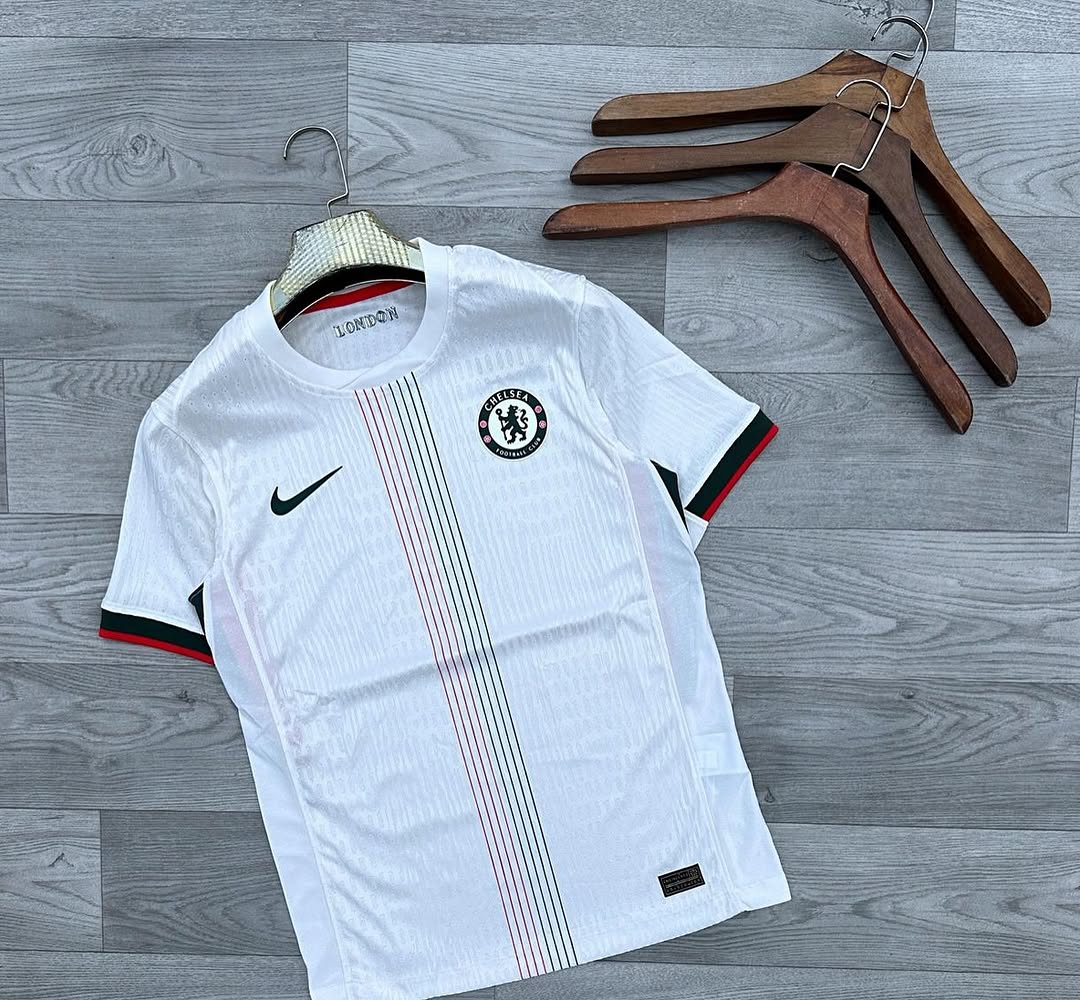 Hello Hello my Chelsea gang 💙 Game bila jersey hii season tumesema zii. World Champions kumbuka tunashow off na hiyo badge for the next half decade, you know 😅😂
Place your orders now
#LIVBOU #EPL2025 #CHECRY #EastlandosRealDealPlug