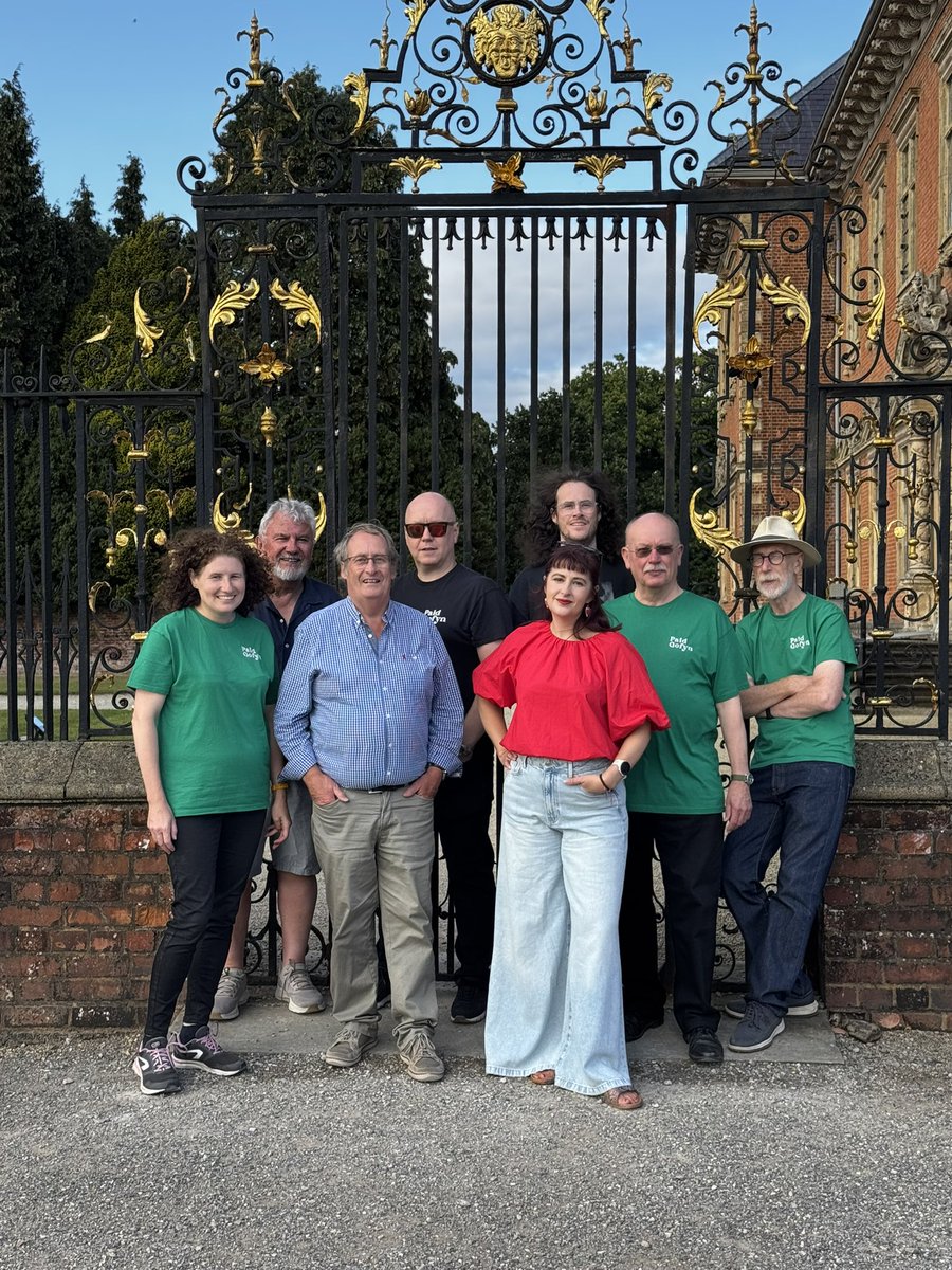 Band Paid Gofyn
Ty Tredegar House