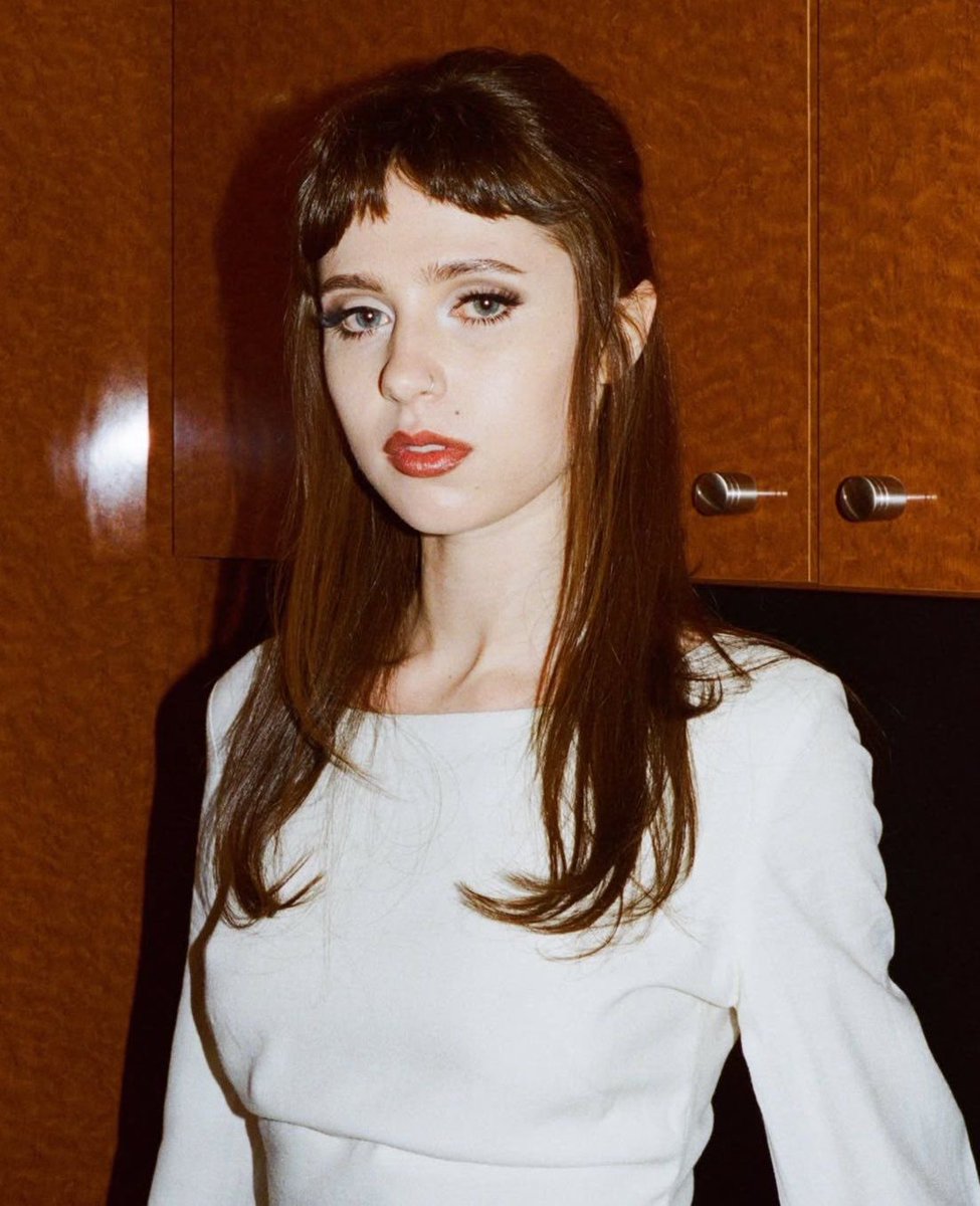 clairo media 🗝️ (@sourcecottrill) on Twitter photo 