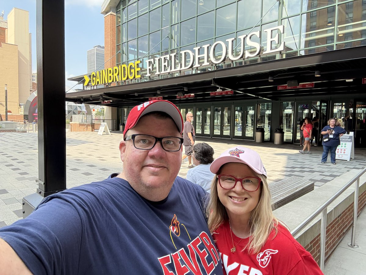 ChrisReasons's tweet photo. About to catch the Fever!
#fevergamenight https://t.co/jojlrgUASg