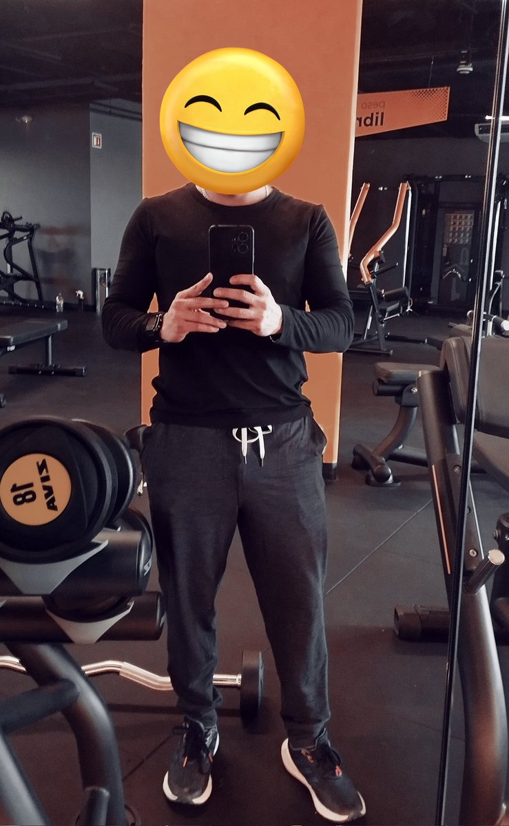 Los viernes también se jala, por qué no hay nadie!! 
#CDMX 
#gym 
#tacosdesuadero
😂