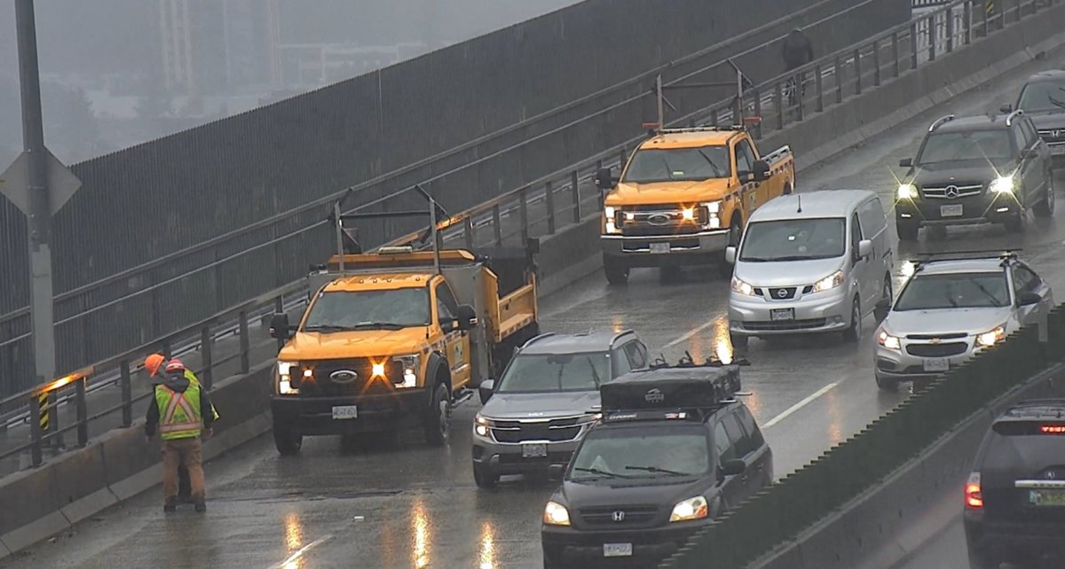 DriveBC's tweet photo. ⚠️#BCHwy1 - eastbound right lane closed on Iron Workers Memorial Bridge for expansion joint repair. #SlowDownMoveOver
#ConeZoneBC🦺 #NorthVan https://t.co/sv9BVoD0NQ