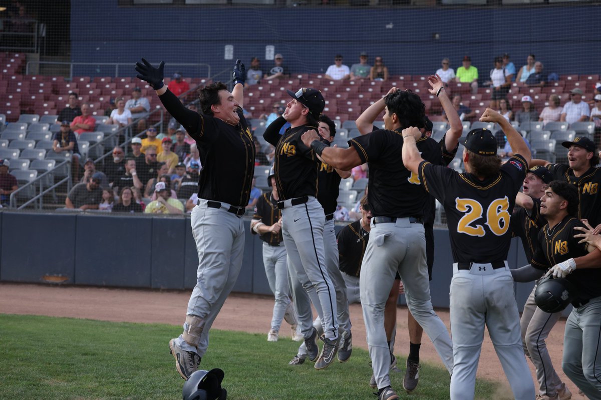 NewBritainBees's tweet image. SLAUSON FOR 3️⃣!!!!!

George Slauson crushes a three-run shot to give the Bees the early lead in Game 2!

#PlayoffBeesBall #OneMore