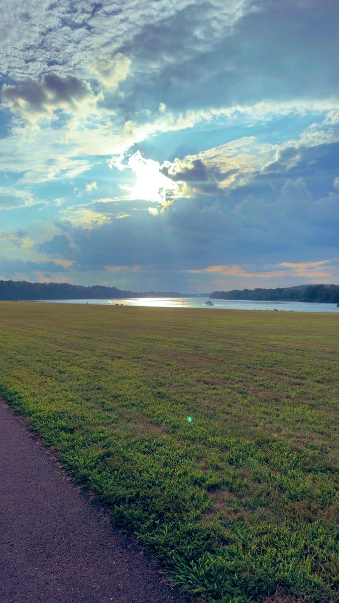 LaToYa701's tweet image. Happy Friday☀️ #getupgetactive