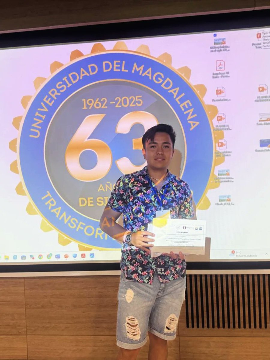 Nuestro estudiante de licenciatura Cristopher Oropeza ganó el primer lugar en la categoría de "Química Medicinal" en la sesión de carteles del I Simposio Internacional de Química, Biotecnología y Materiales Innovadores celebrado en la Universidad del Magdalena.