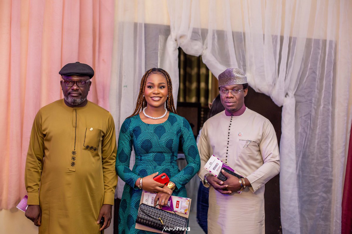 evergreenthecla's tweet image. In a room full of extraordinary women with dreams that refuses to fade, I had the honour to lend my voice poetically at ConnectHer Network Conference 2.0, re-echoing; WHEN WOMEN RISE, THE WORLD THRIVE!

#EvergreenThecla  #PoetryPerformance #ExtraordinaryWomen  #WomenEmpowerment