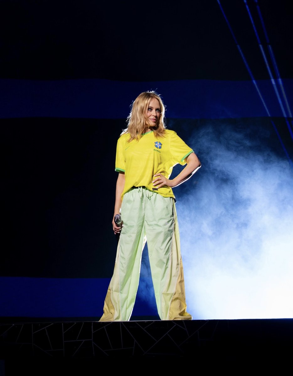 kylieminogue's tweet photo. Brazil I am SO ready for you 🇧🇷💛 https://t.co/ae2Cwl6KYM