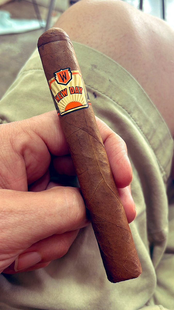 <a href="/warpedcigars/">Warped Cigars</a> New Day.  Love these. One of my fav Warped selections 👊 💨