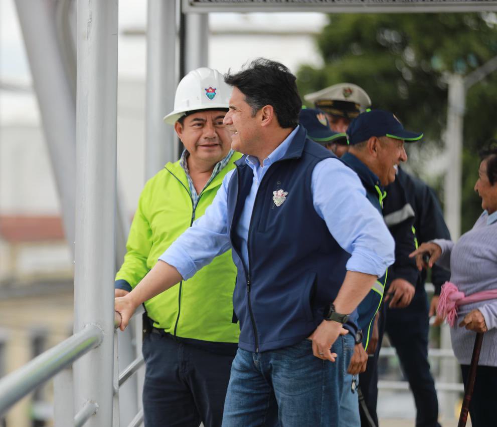 RQuinonezL's tweet photo. #LaMartí queda habilitada

Más que una obra, es un paso adelante para toda la ciudad:

Después de días intensos de trabajo, #LaMartí queda completamente habilitada en ambos sentidos.

Este proyecto, que representó grandes retos, lo concluimos en solo 3 meses, mucho antes de lo previsto. Tal como lo anunciamos, hoy queda totalmente habilitada.

La @PMTMuniGuate continuará apoyando con orden y seguridad vial, mientras se mantienen señalizaciones temporales para una mejor circulación.

Calle por calle, la ciudad avanza.

#UnLugarQueAvanza #UnLugarQueConecta